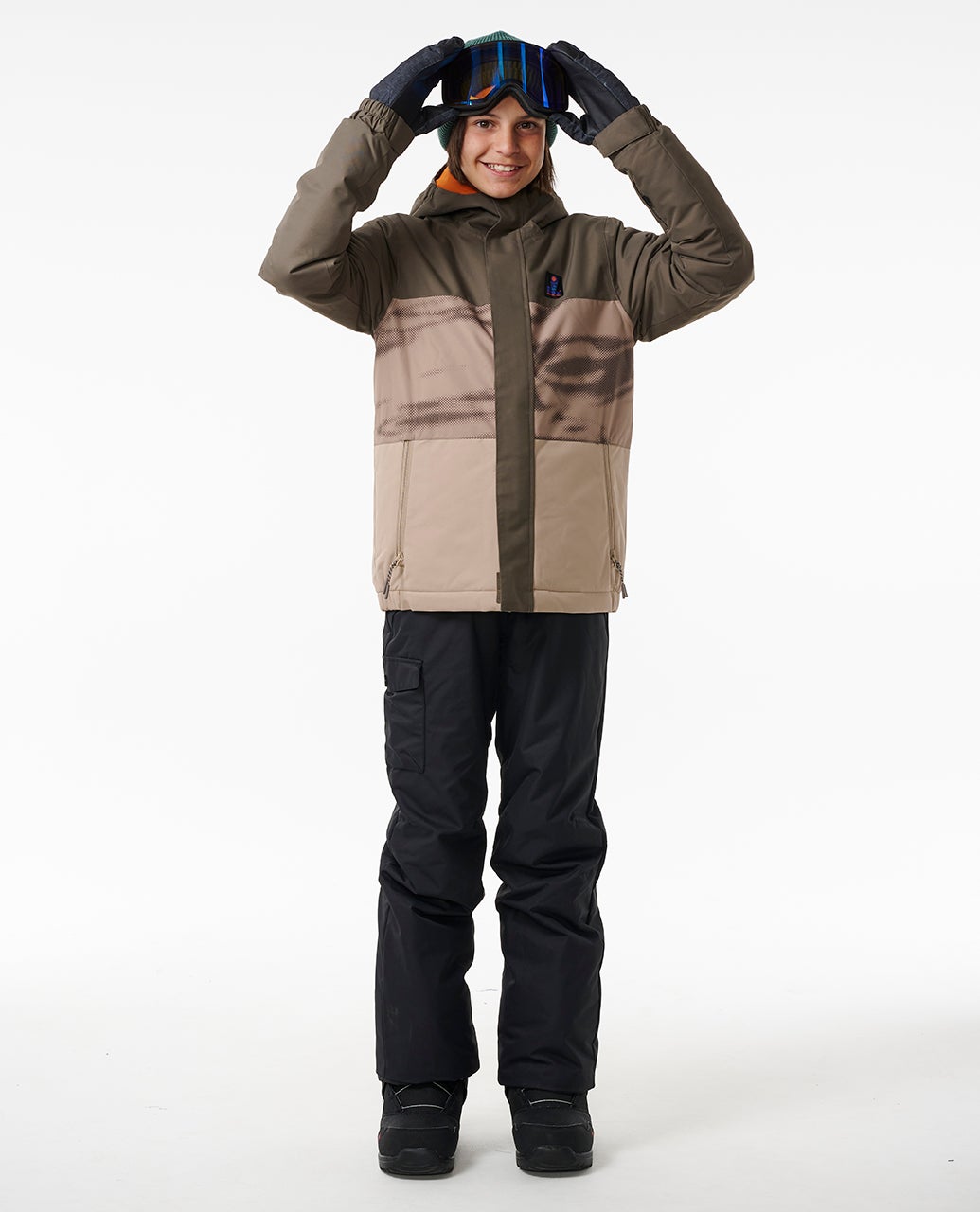 009UOU_2135_4_1759106503000