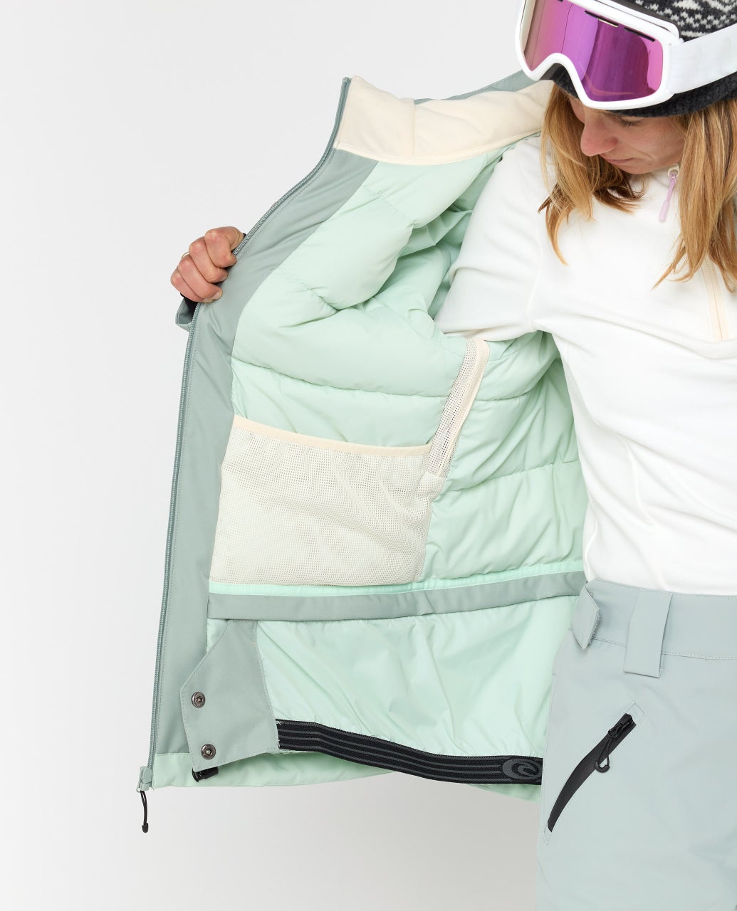 00IWOU_0102_10_1759107516000