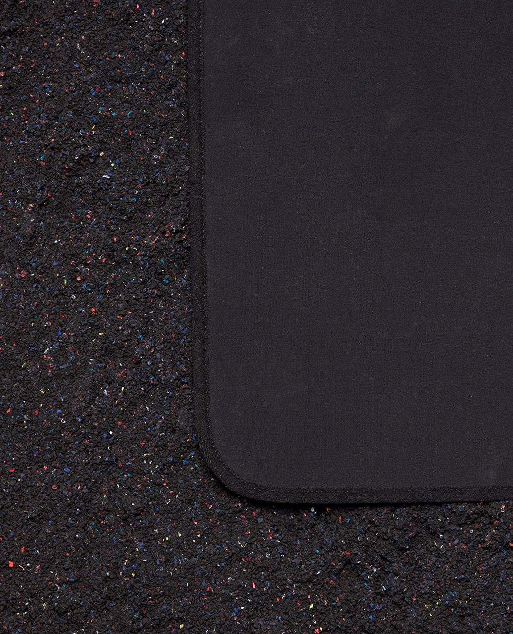 Flatlay image of a wetsuit mat