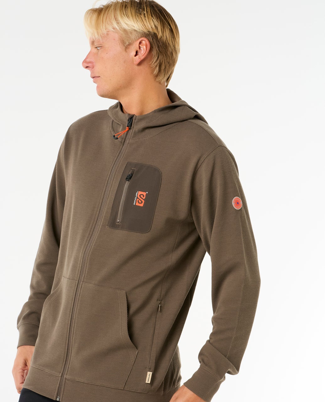 07MMFL_2135_6_1759123213000